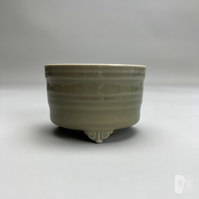 明代 龙泉窑青釉弦纹炉 - 图11